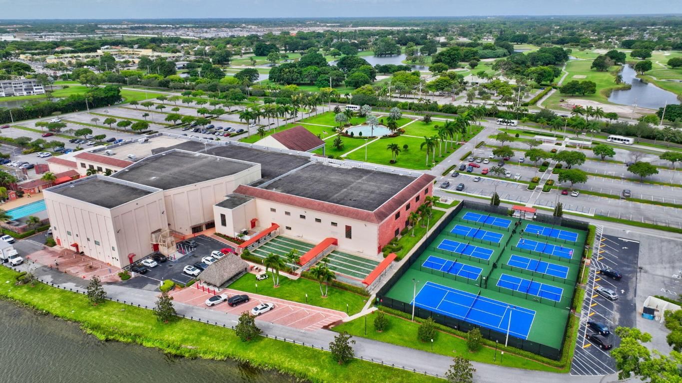 1090 Guildford E #1090, Boca Raton, FL 33434 photo 5