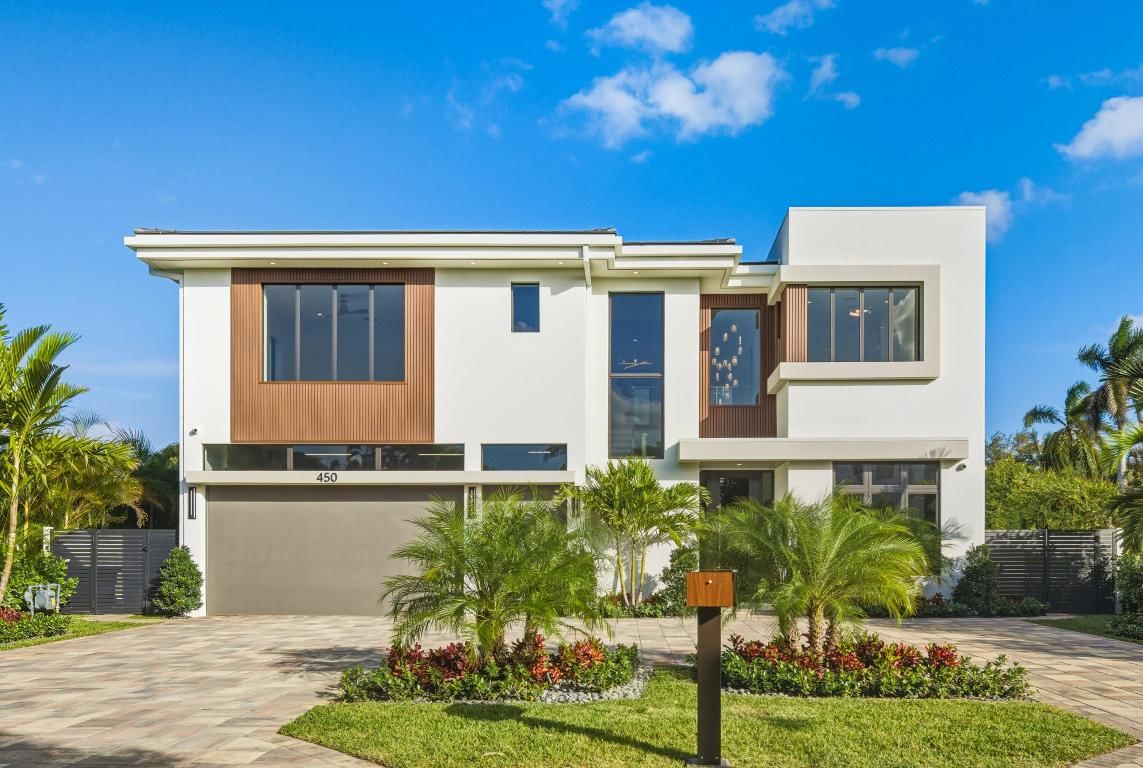 450 NE Spanish Court, Boca Raton, FL 33432 photo 2
