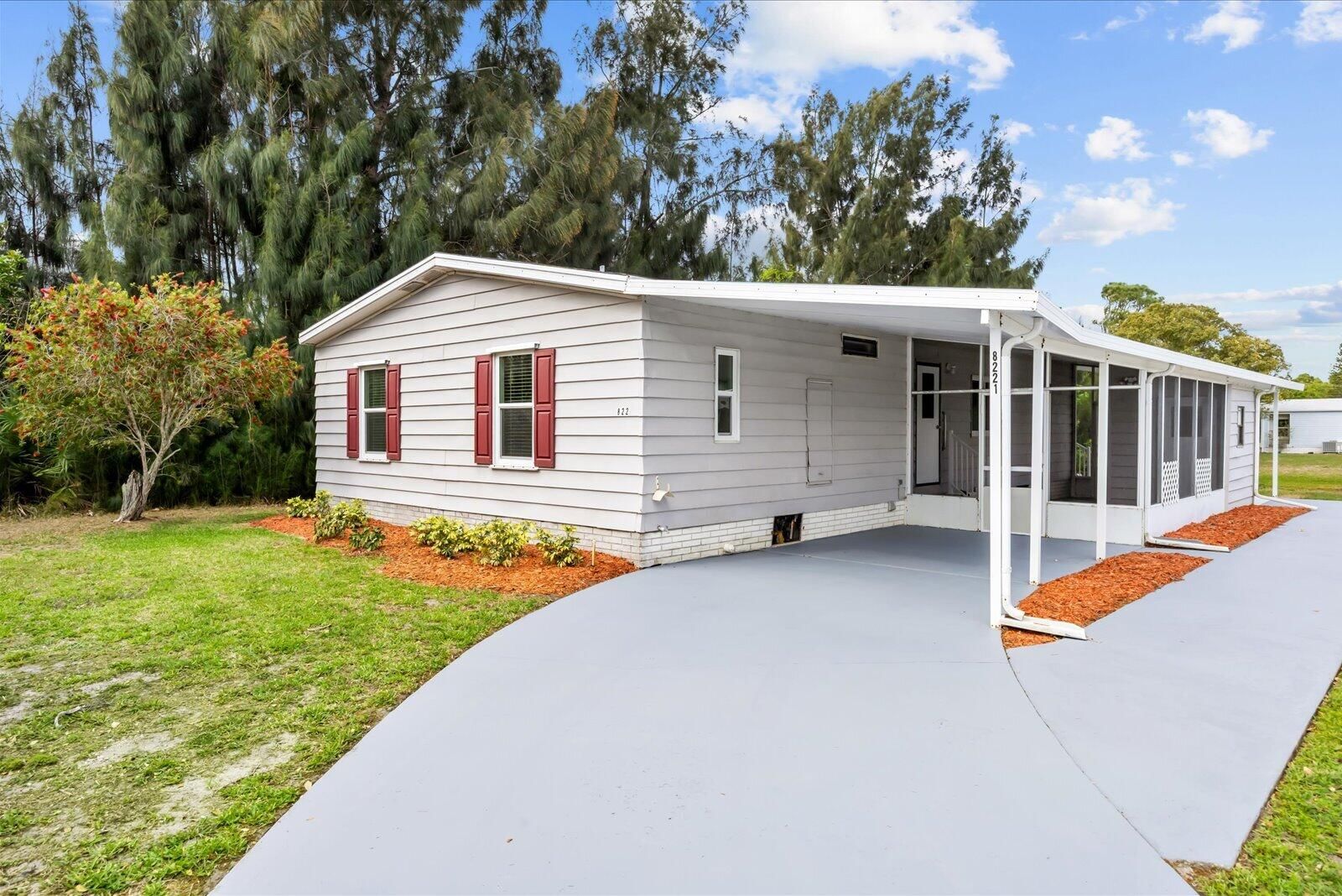 8221 Cinnamon Lane, Port St Lucie, FL 34952 photo 2