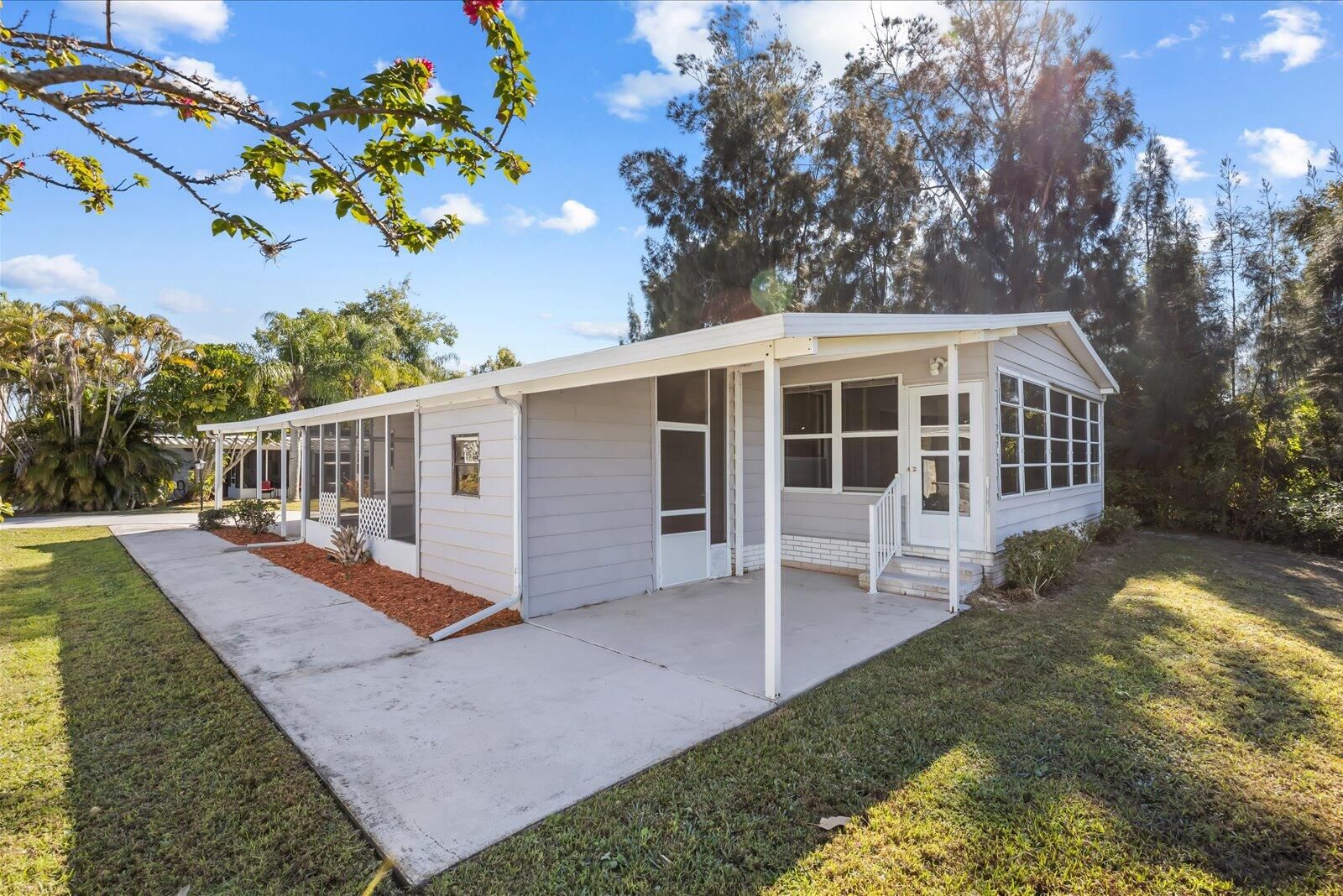8221 Cinnamon Lane, Port St Lucie, FL 34952 photo 3
