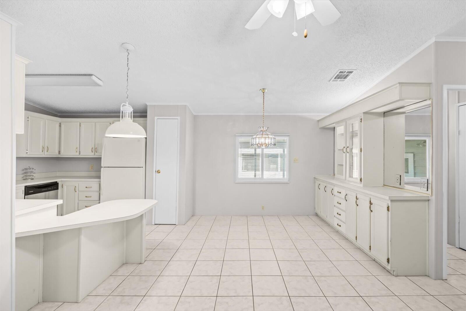 8221 Cinnamon Lane, Port St Lucie, FL 34952 photo 4