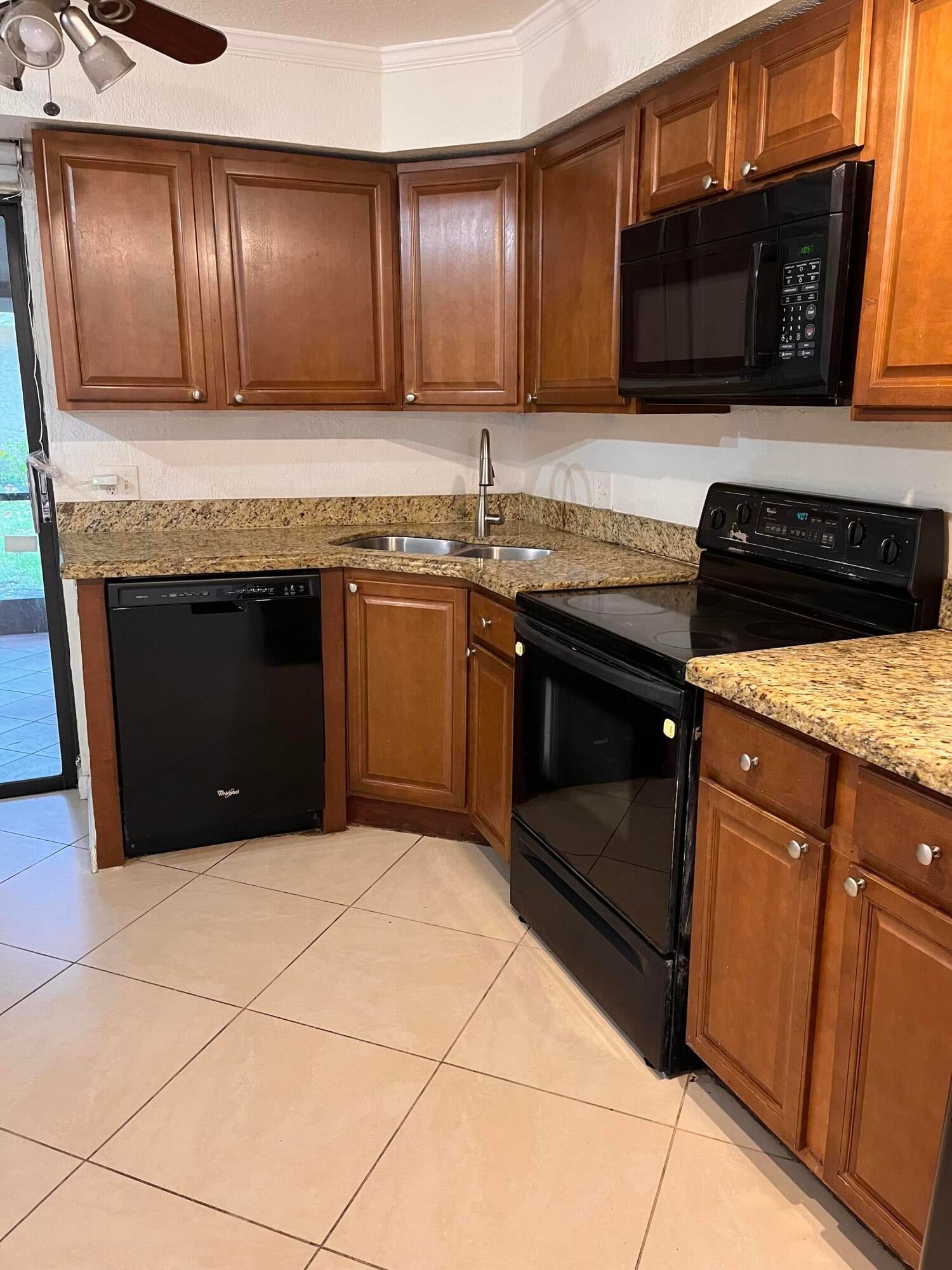 208 Wimbledon Lake Drive #208, Plantation, FL 33324 photo 4