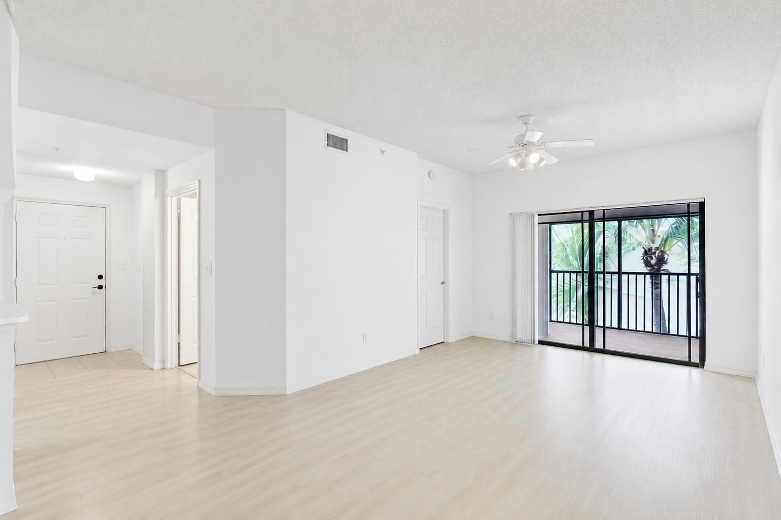 2806 Veronia Drive #301, Palm Beach Gardens, FL 33410 photo 5