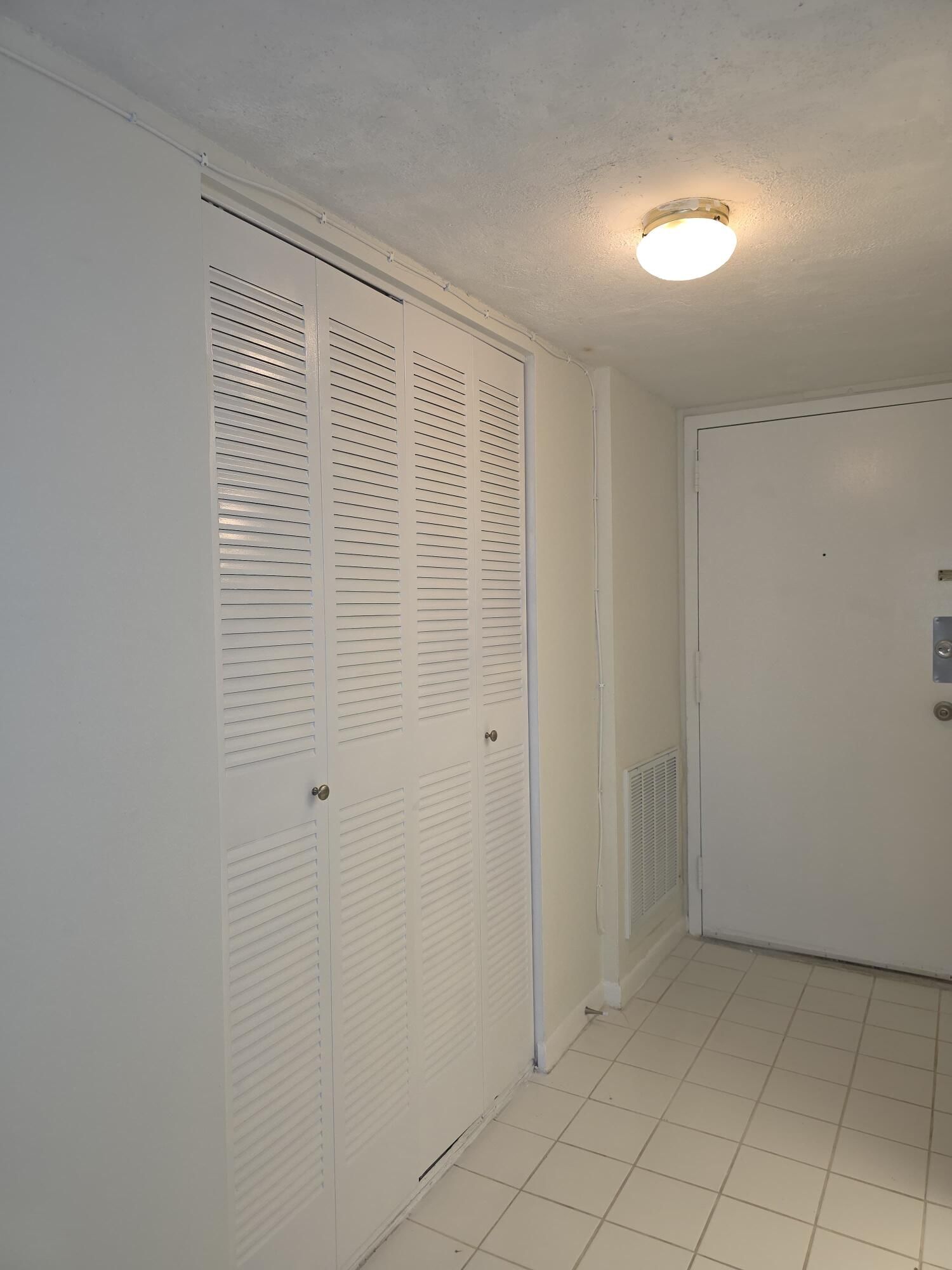 470 Executive Center Drive #2k, West Palm Beach, FL 33401 photo 2