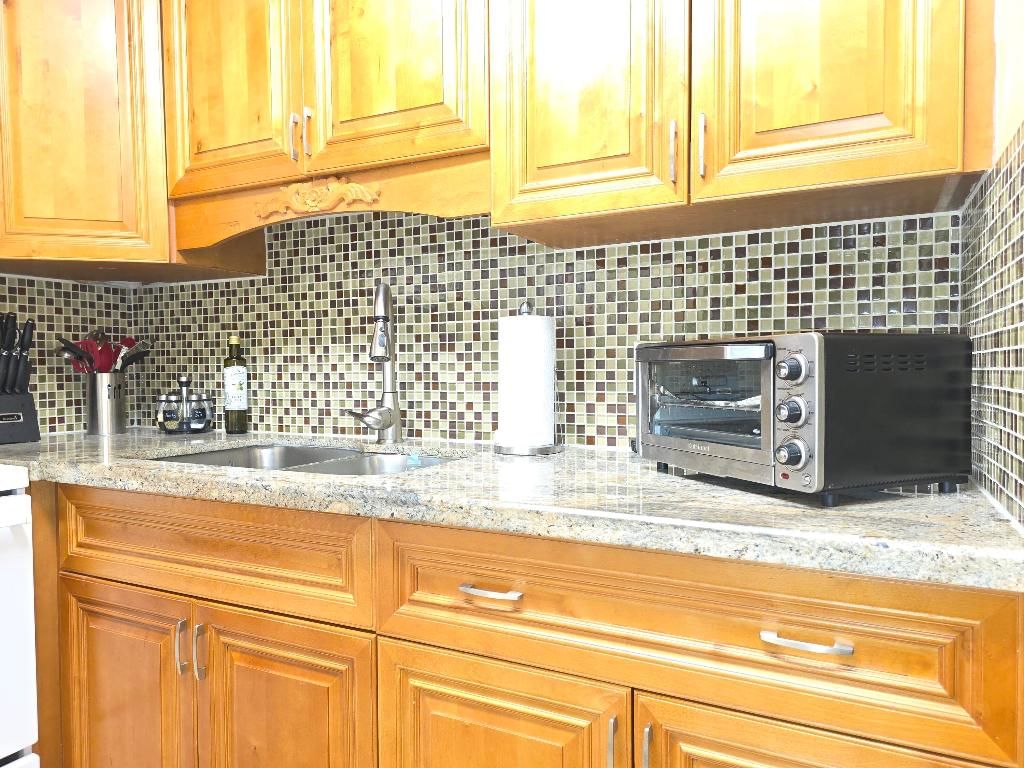 204 Kent L Ter #L, West Palm Beach, FL 33417 photo 2