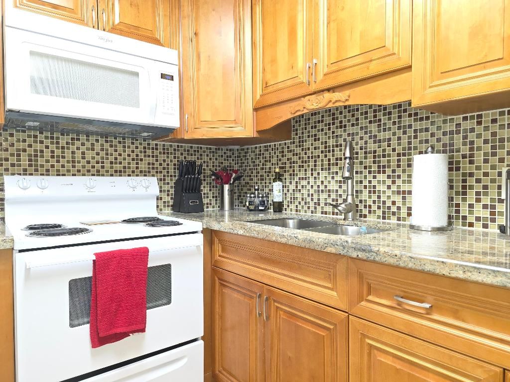 204 Kent L Ter #L, West Palm Beach, FL 33417 photo 3