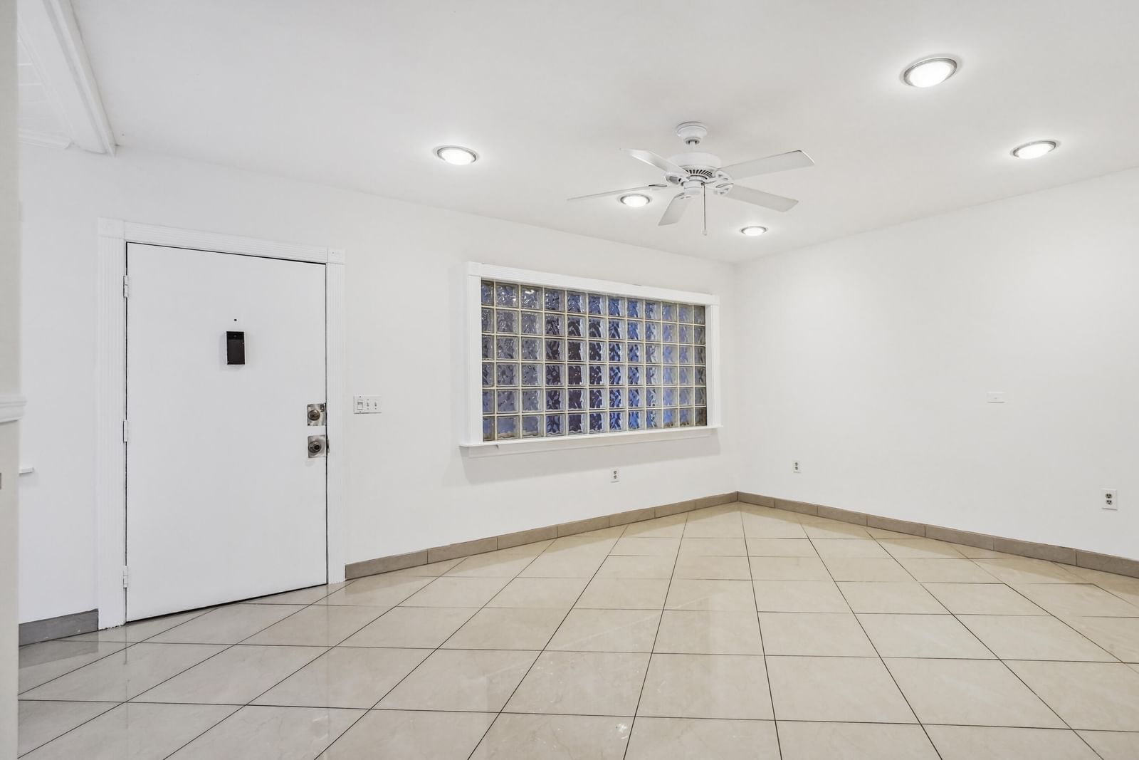 2878 Donnelly Drive #106, Lake Worth, FL 33462 photo 2