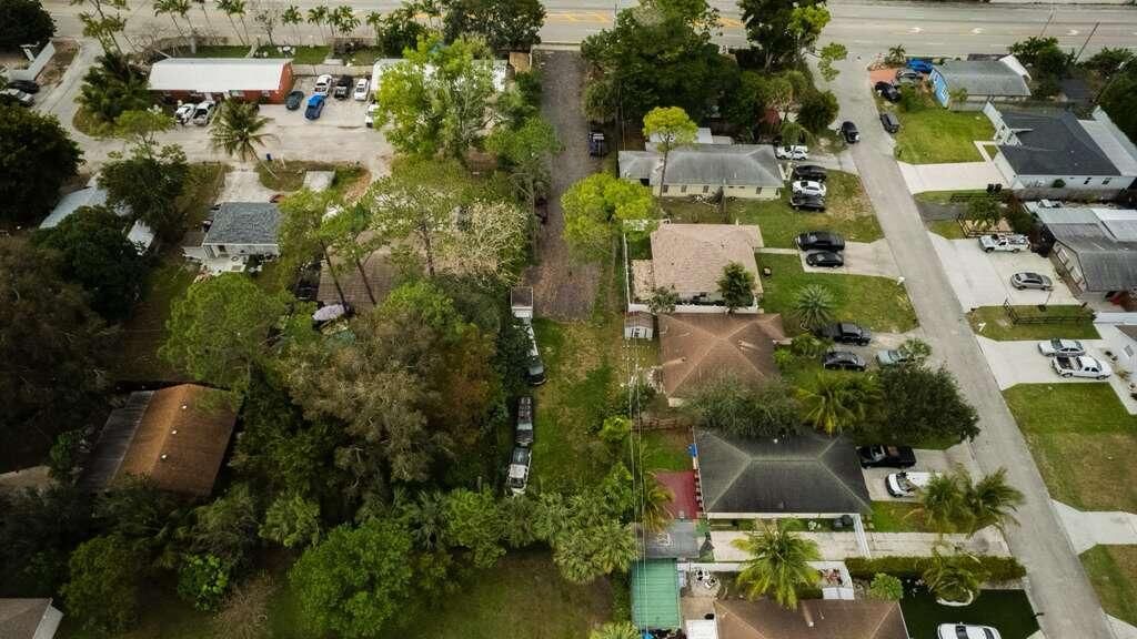 3630 S Haverhill Road, Greenacres, FL 33463 photo 4
