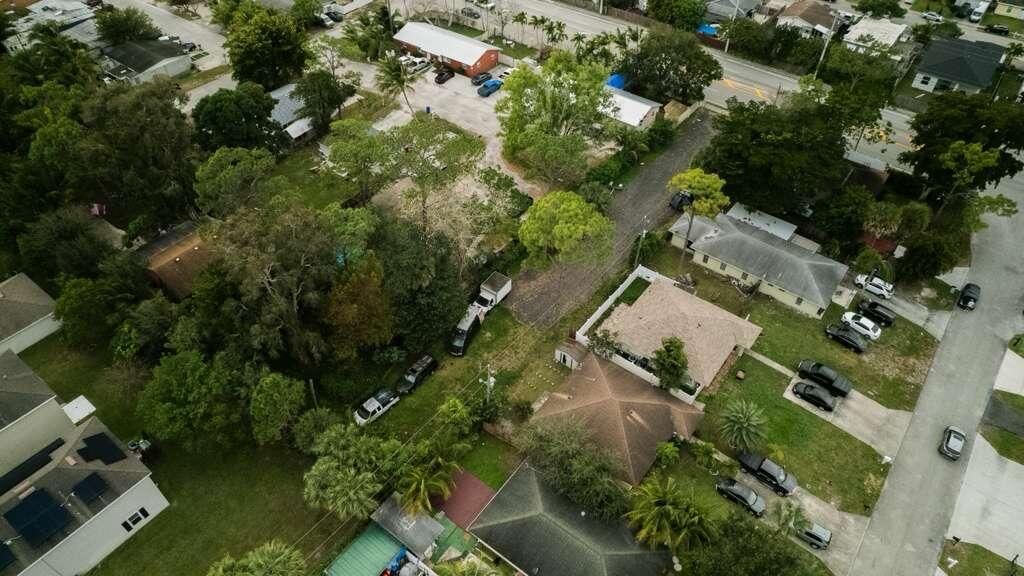 3630 S Haverhill Road, Greenacres, FL 33463 photo 5