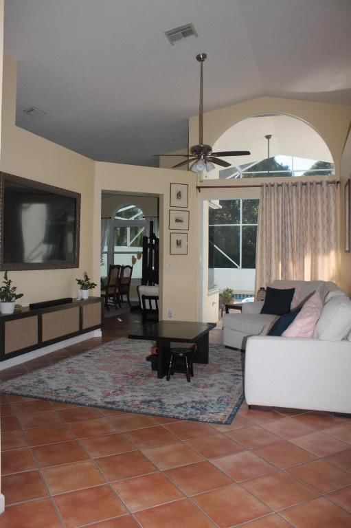 639 SW Lake Charles Circle Circle, Port St Lucie, FL 34986 photo 2
