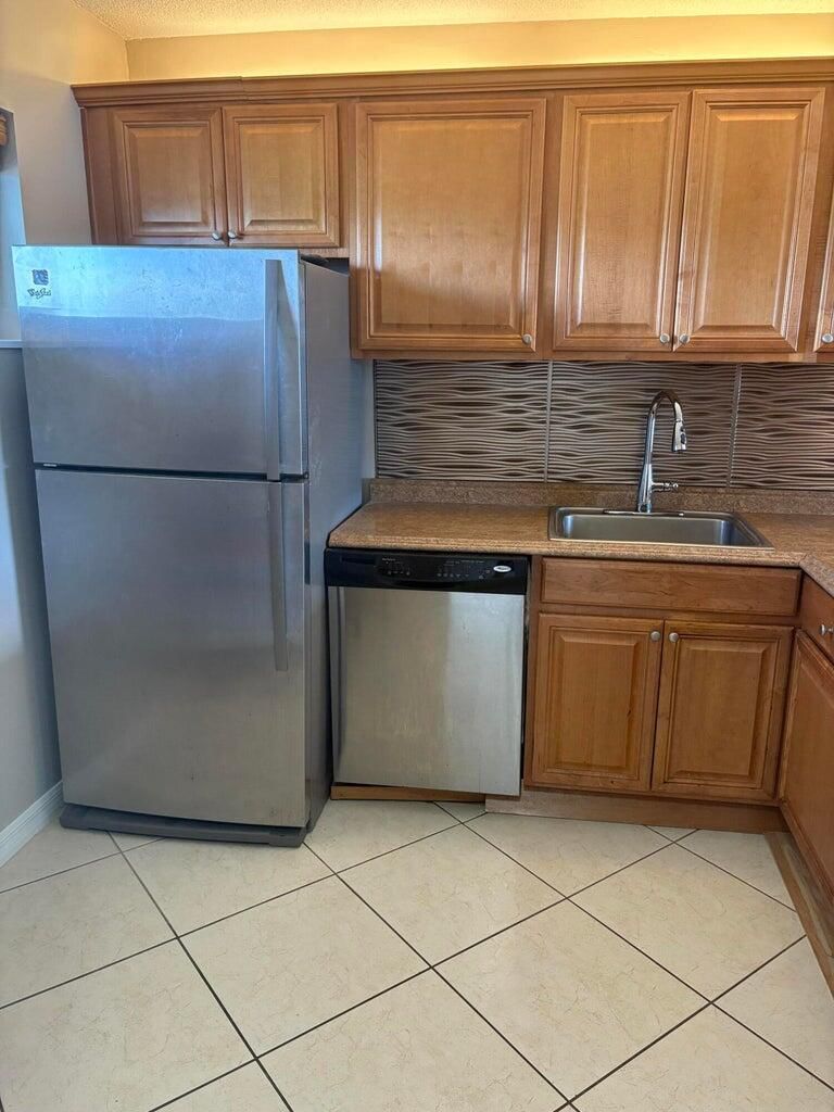 2770 S Garden Drive #304, Lake Worth, FL 33461 photo 4