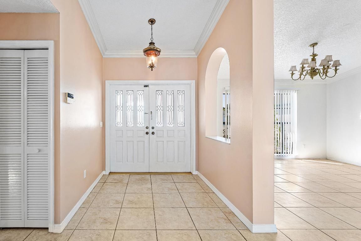 2057 Amesbury Circle, Wellington, FL 33414 photo 5