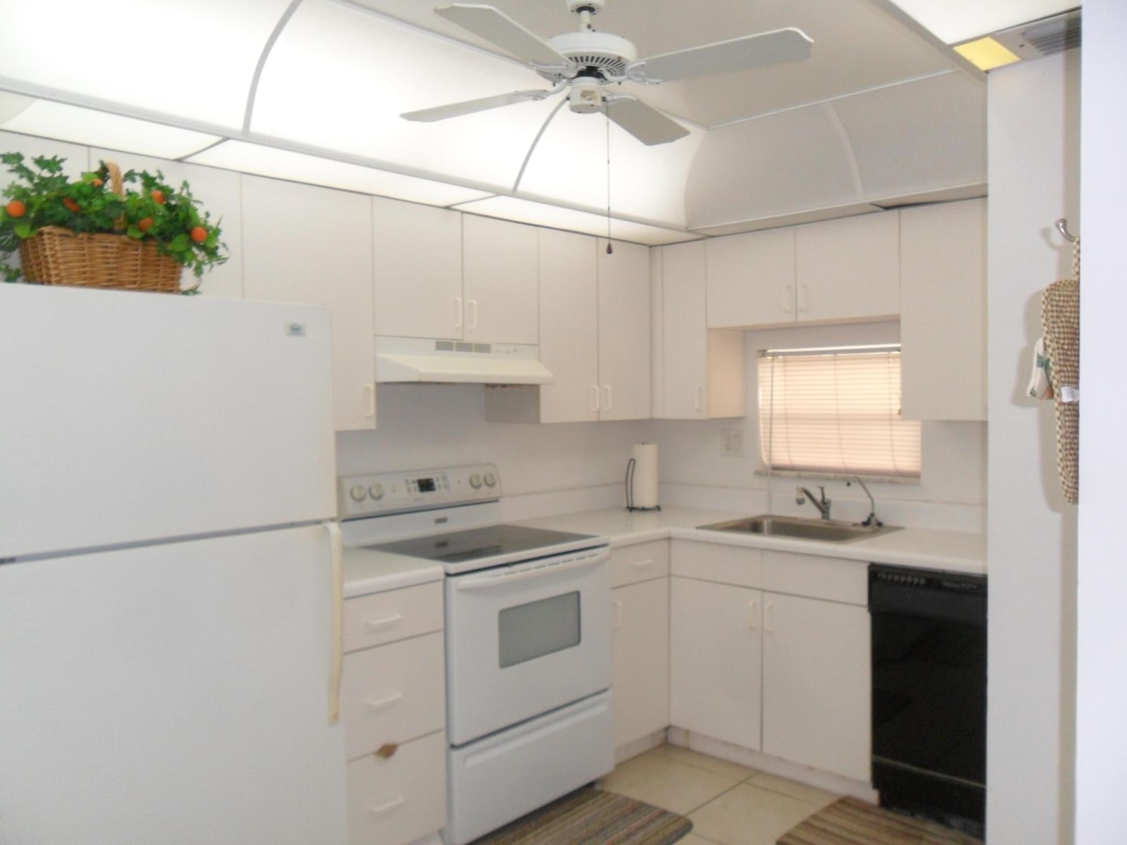 681 S Hollybrook Drive #105, Pembroke Pines, FL 33025 photo 3