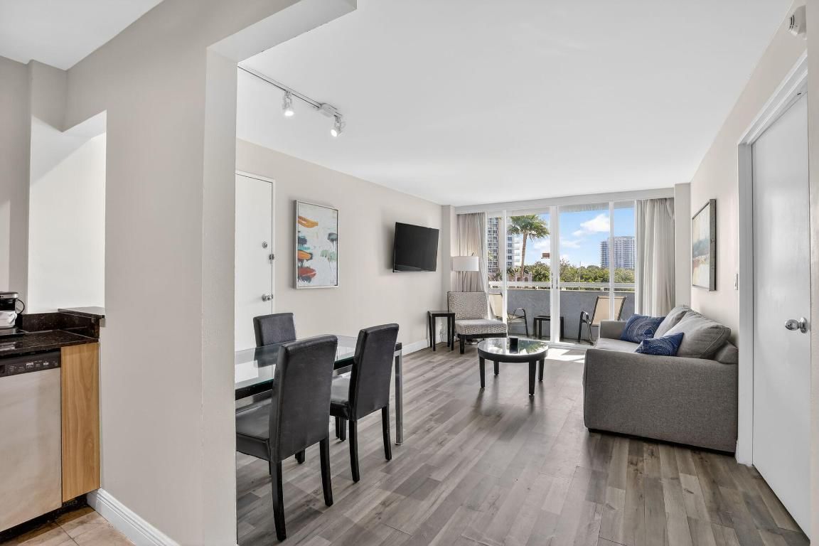 2670 E Sunrise Boulevard #320, Fort Lauderdale, FL 33304 photo 2