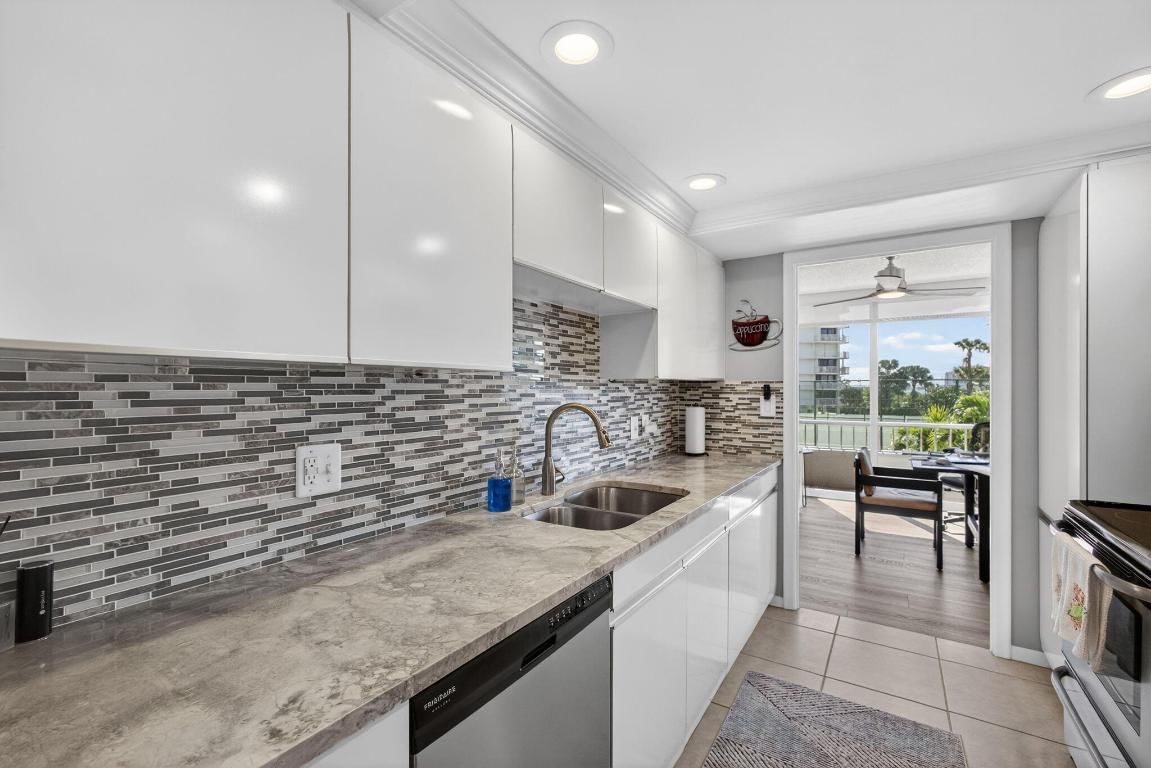 5510 N Ocean Drive #2d, Singer Island, FL 33404 photo 5