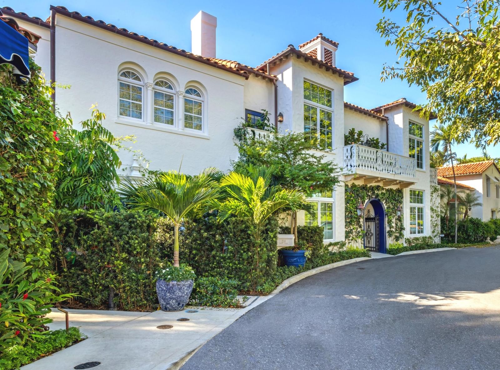 238 Phipps Plaza, Palm Beach, FL 33480 photo 2