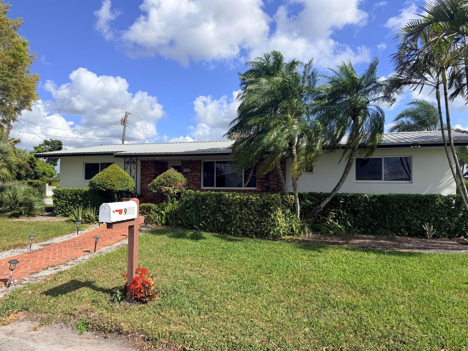 955 NW 4th St Street, Belle Glade, FL 33430 photo 2