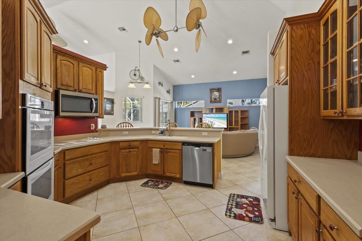 2161 SW Hyacinth Street, Port St Lucie, FL 34953 photo 4