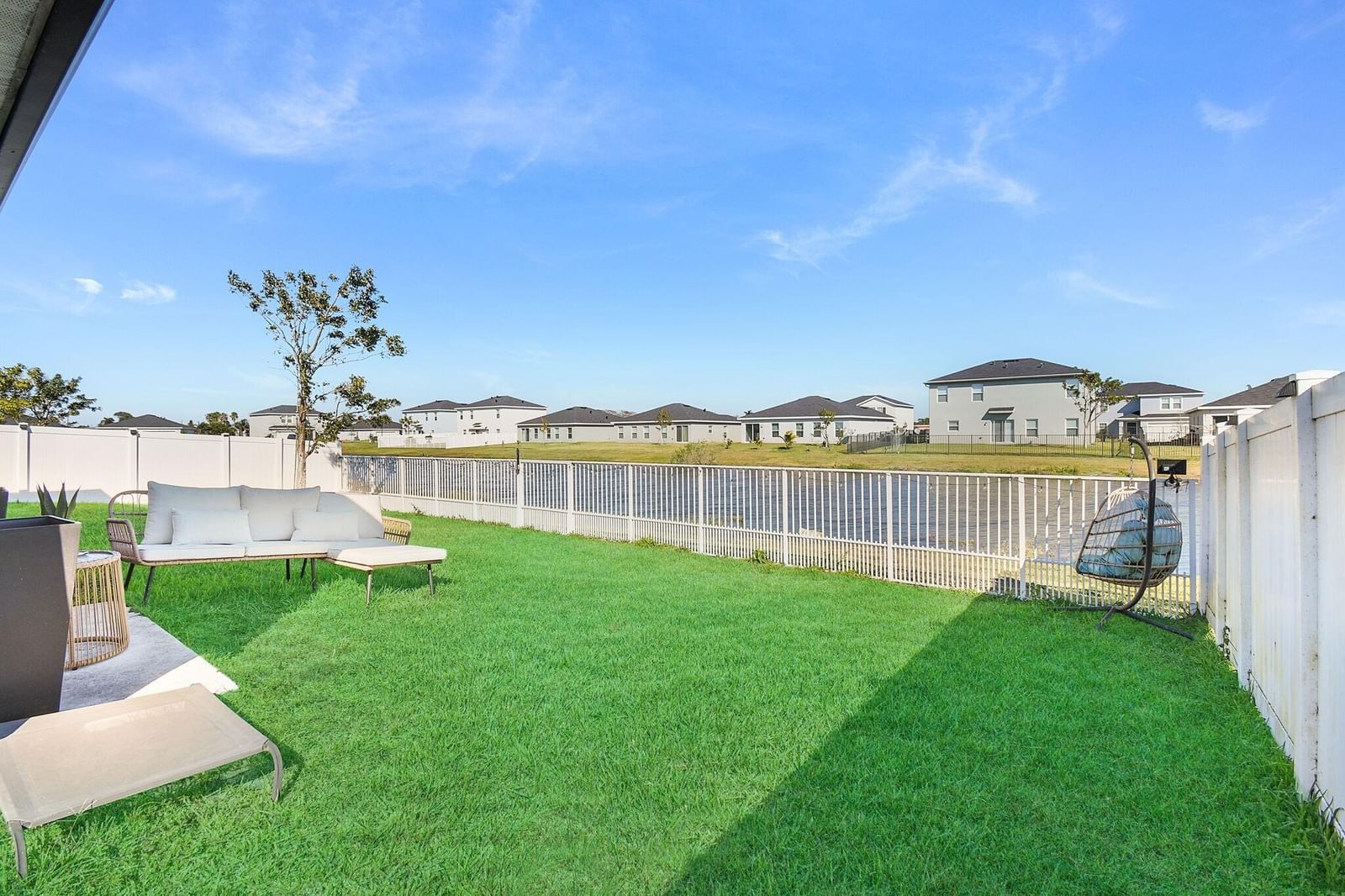 113 Dabou Loop, Belle Glade, FL 33430 photo 2