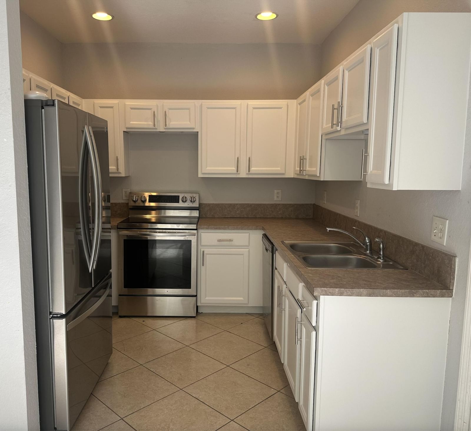 2143 SE Se Bell Isle Drive Drive, Port St Lucie, FL 34952 photo 2