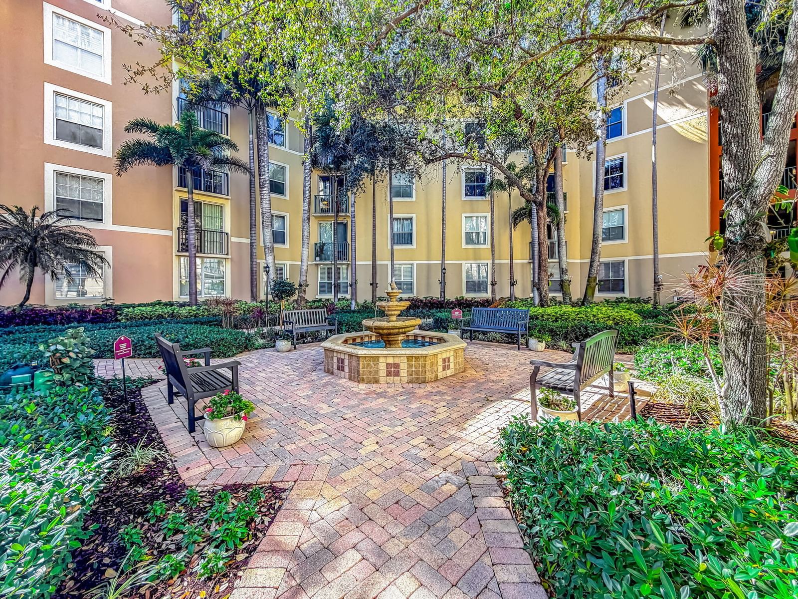 630 S Sapodilla Avenue #218, West Palm Beach, FL 33401 photo 4