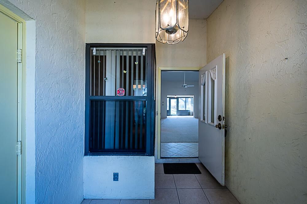 7667 SE Sugar Sand Circle, Hobe Sound, FL 33455 photo 2