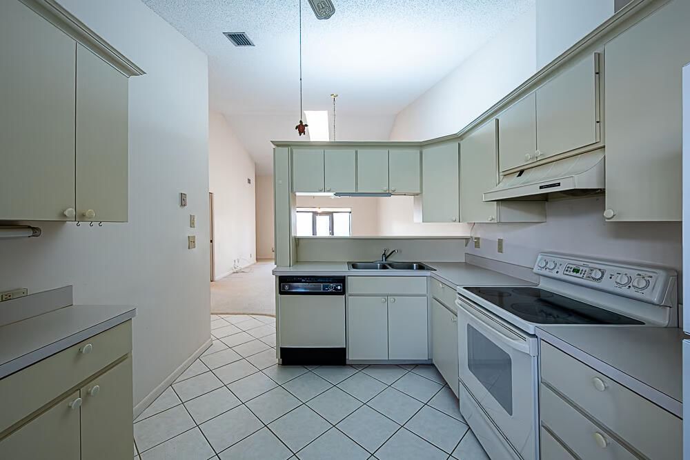7667 SE Sugar Sand Circle, Hobe Sound, FL 33455 photo 4