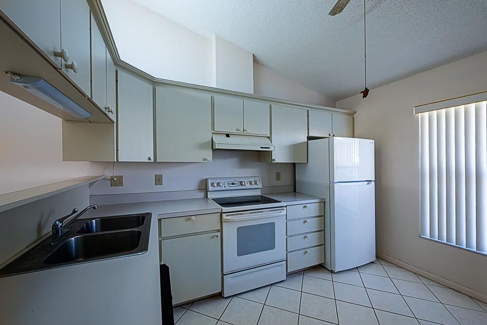 7667 SE Sugar Sand Circle, Hobe Sound, FL 33455 photo 5