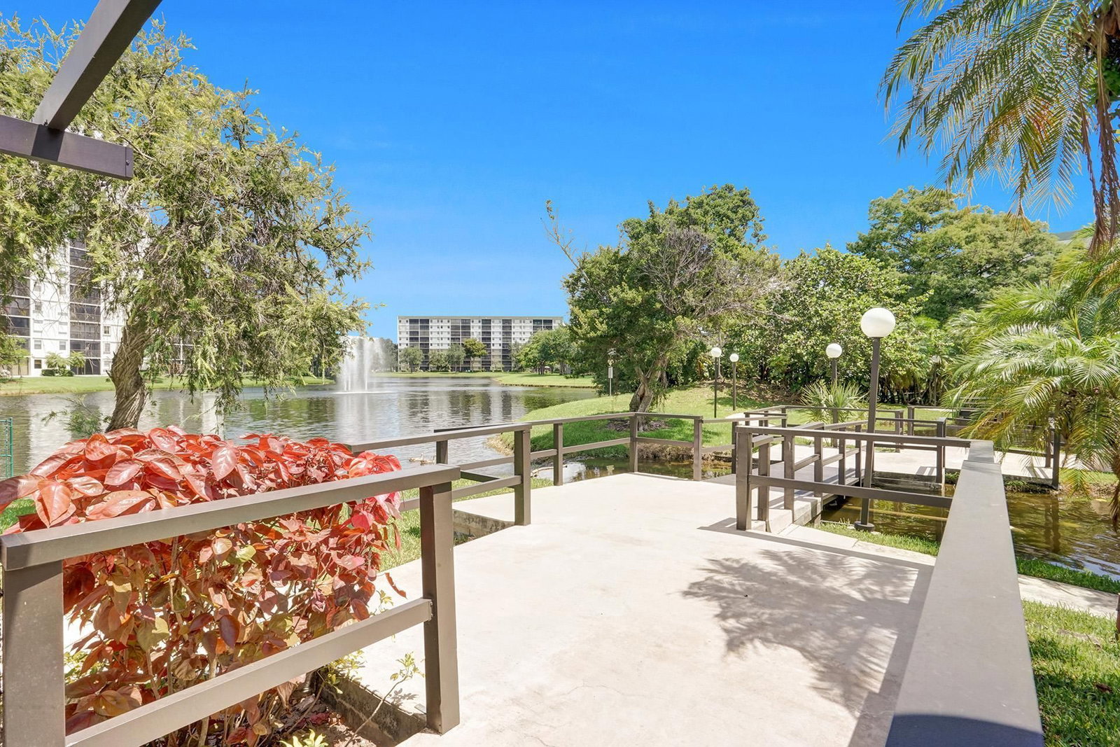 2334 S Cypress Bend Drive #907, Pompano Beach, FL 33069 photo 5
