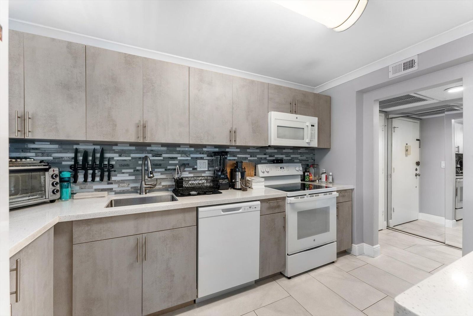 2751 Taft Street #403, Hollywood, FL 33020 photo 3