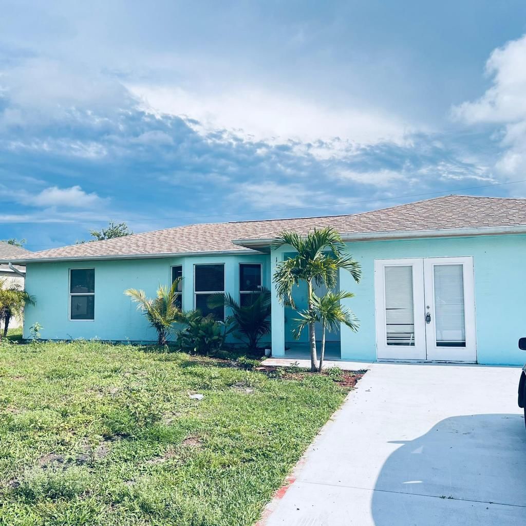 1150 SW Haleyberry Avenue, Port St Lucie, FL 34953 photo 2