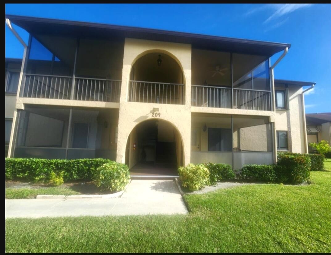 209 Pine Hov Circle #B-2, Greenacres, FL 33463 photo 2