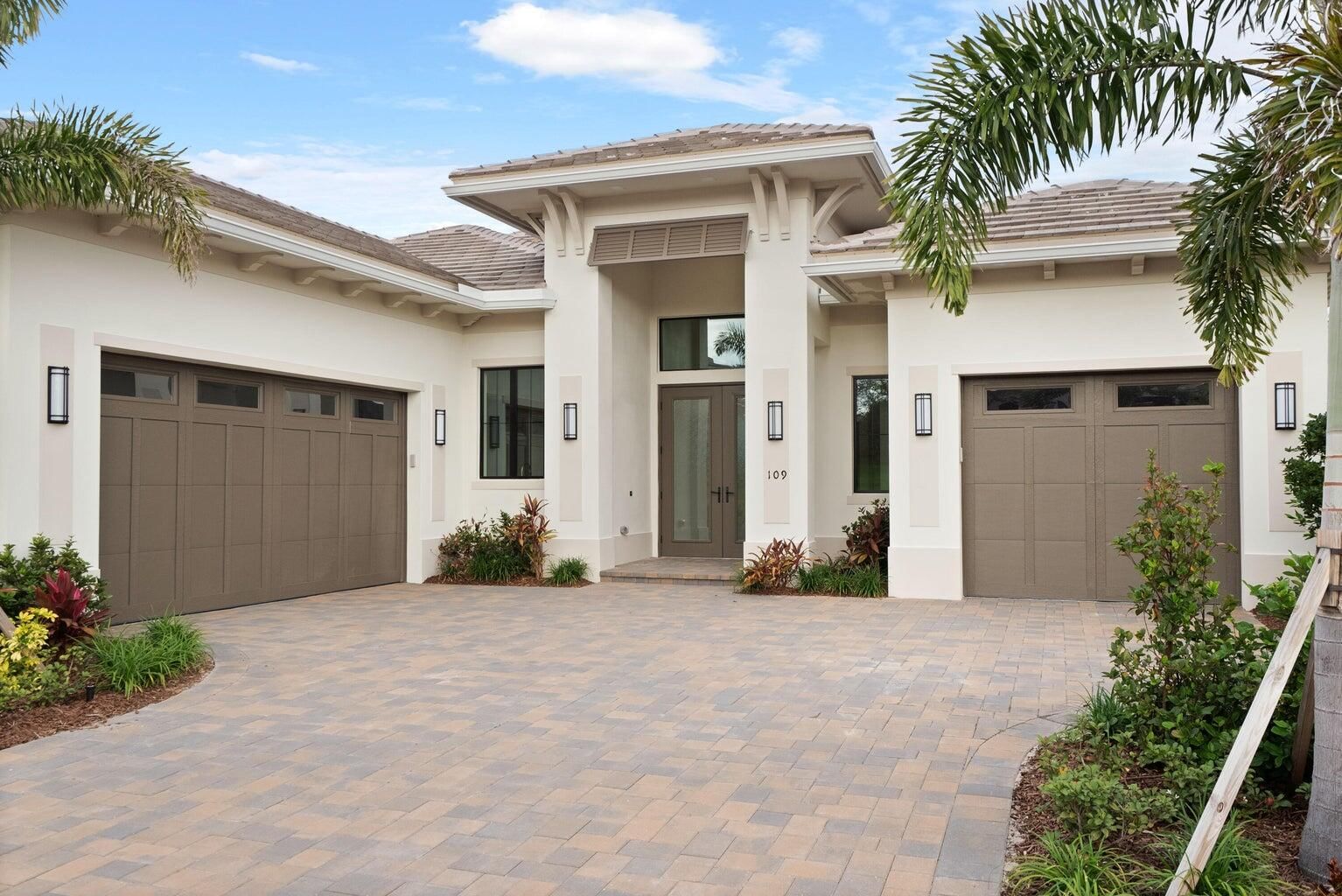 109 SE Via Verona, Port St Lucie, FL 34984 photo 2