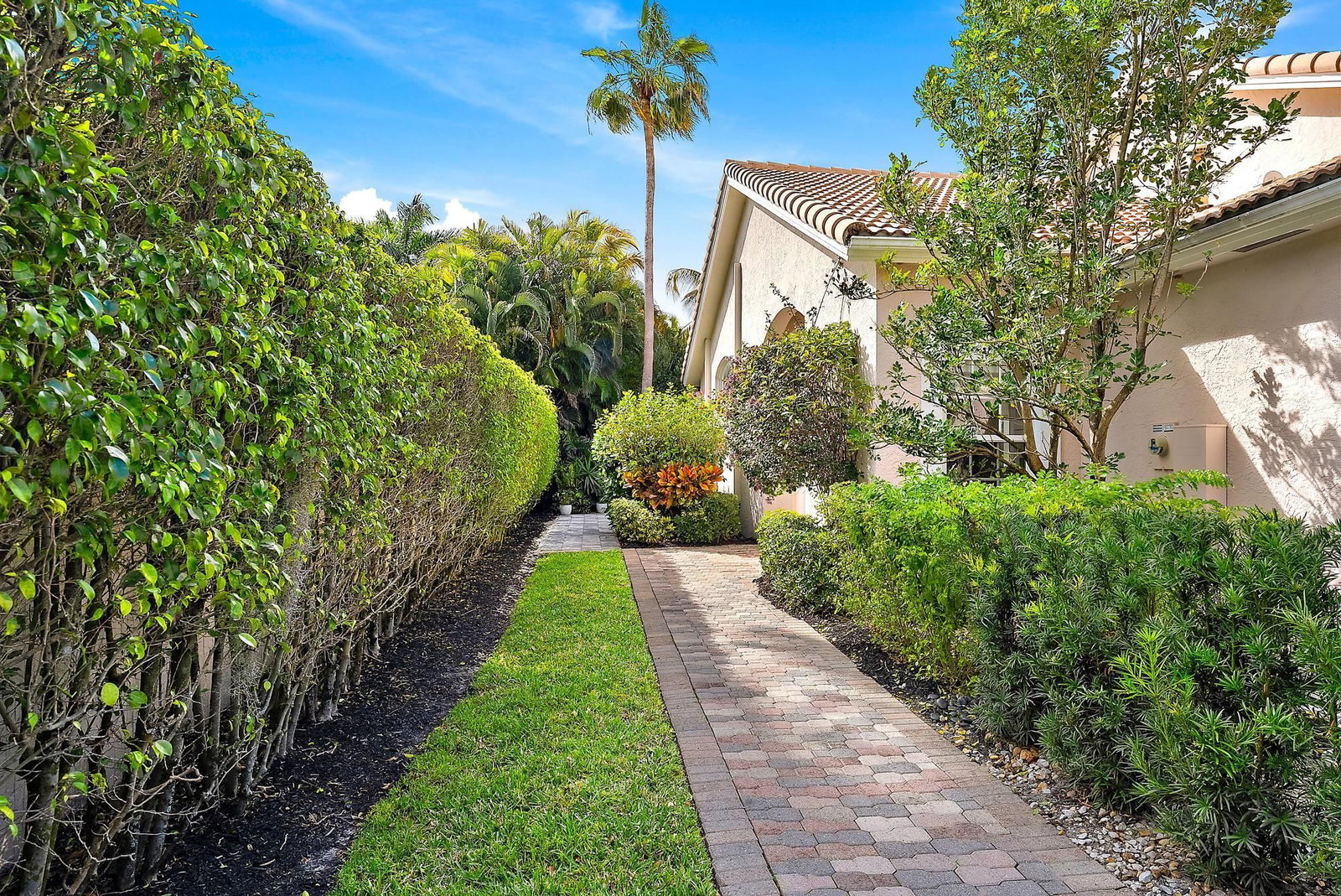 8110 Sandpiper Way, West Palm Beach, FL 33412 photo 4