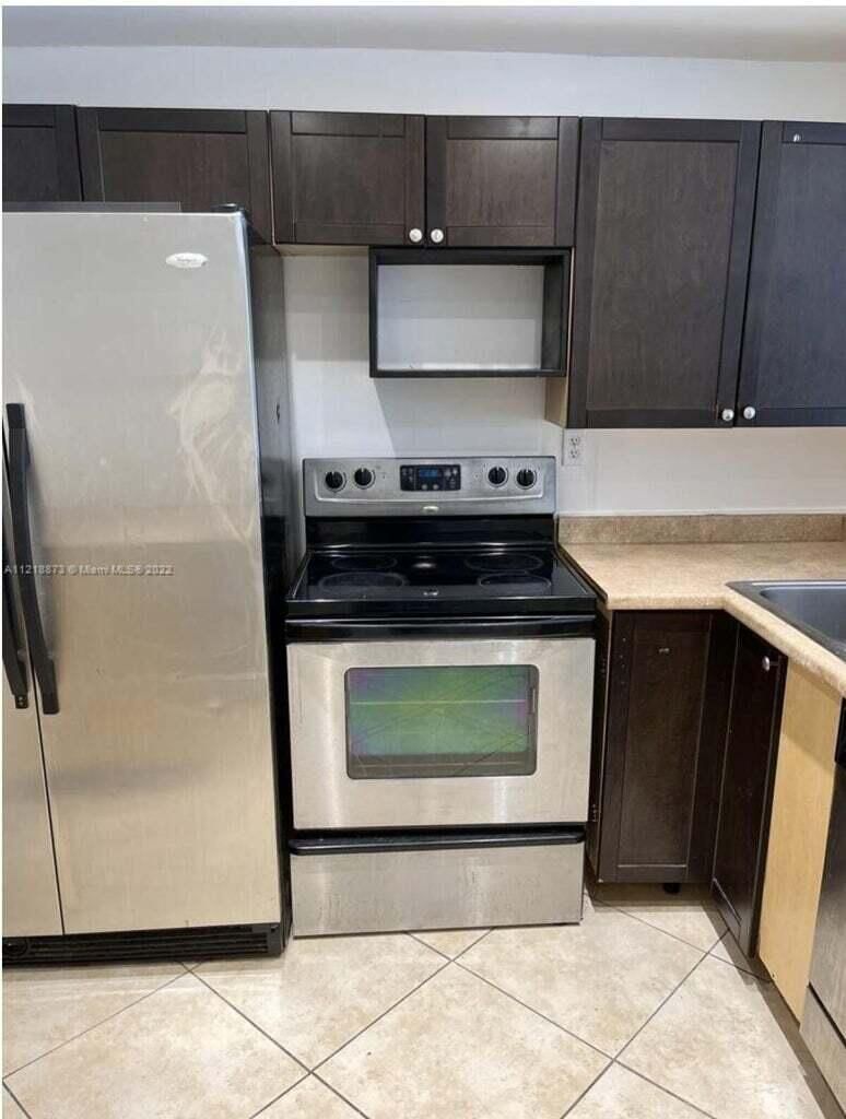 484 NW 165th St Road #A-211, Miami, FL 33169 photo 2