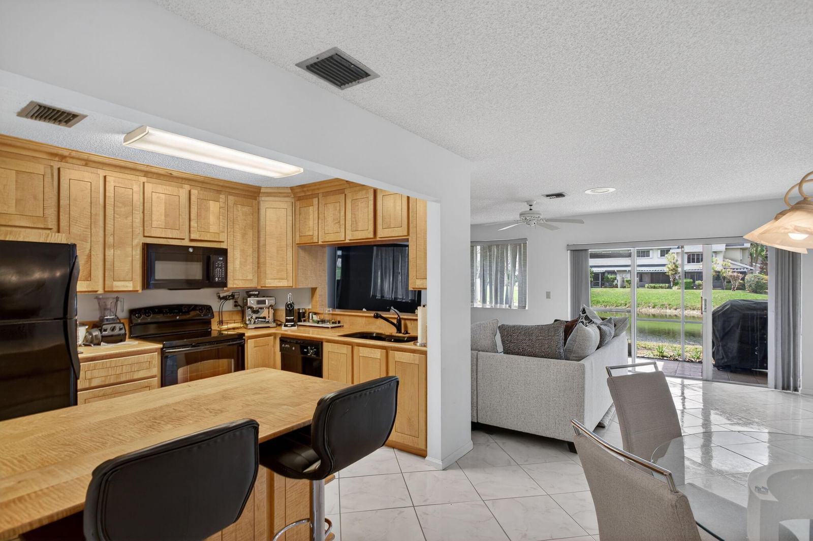 2274 Discovery Circle W #2274, Deerfield Beach, FL 33442 photo 2