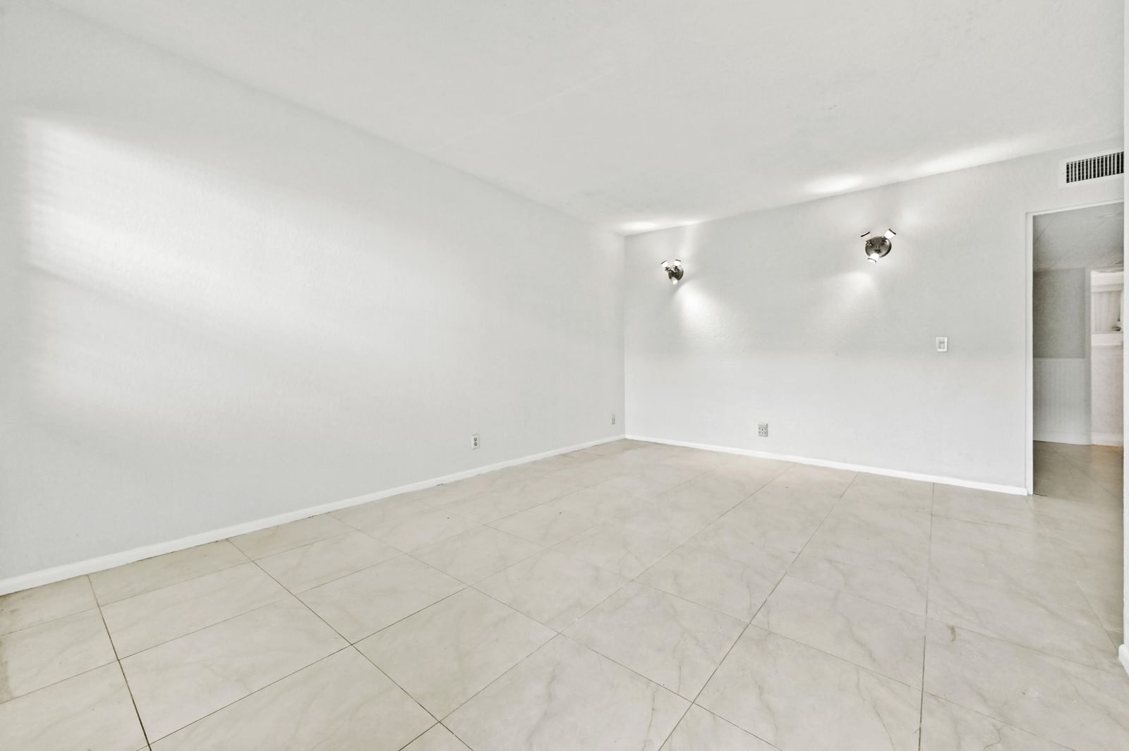 240 Croton Avenue #102, Lantana, FL 33462 photo 3