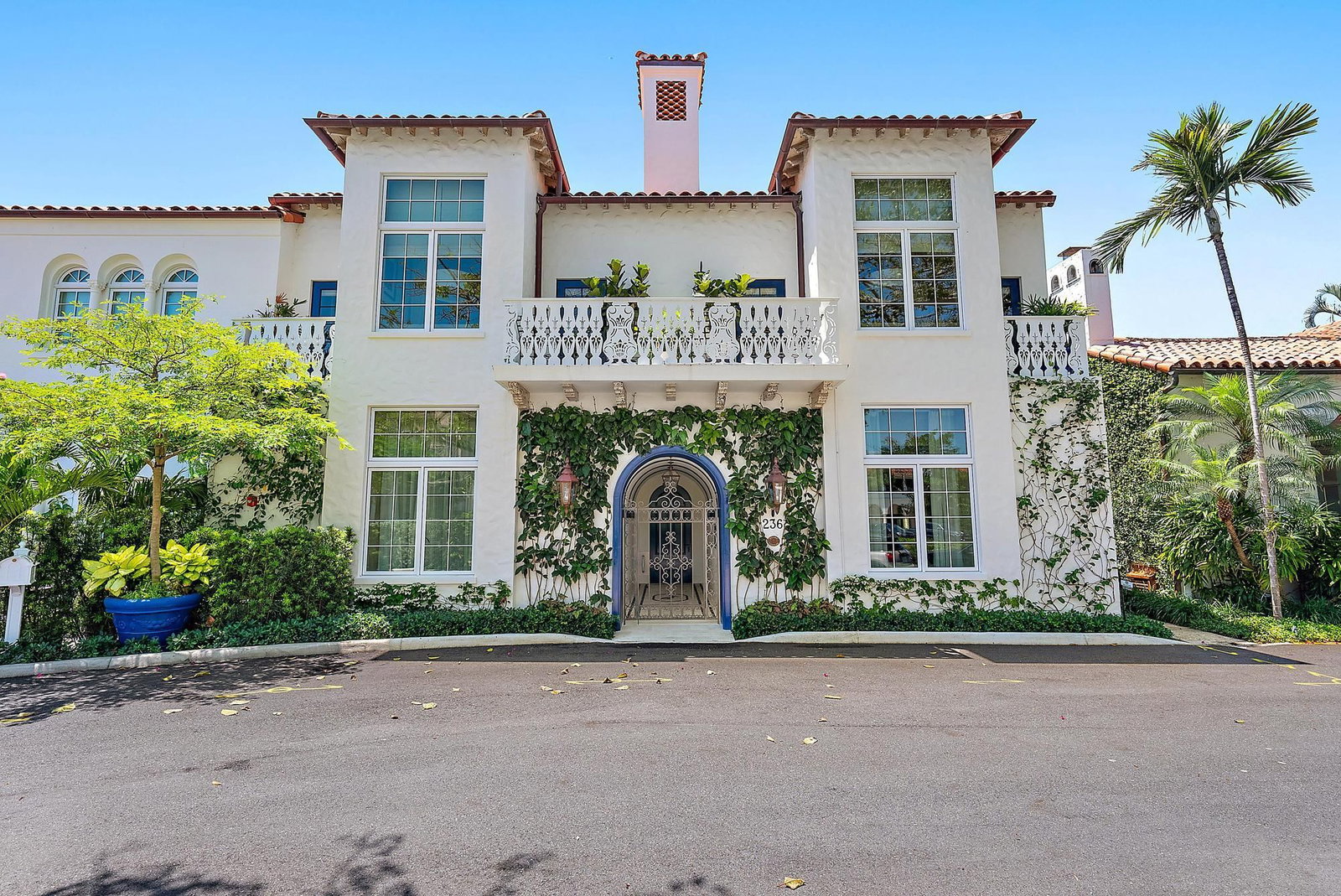 236 Phipps Plaza Plz #101, Palm Beach, FL 33480 photo 2