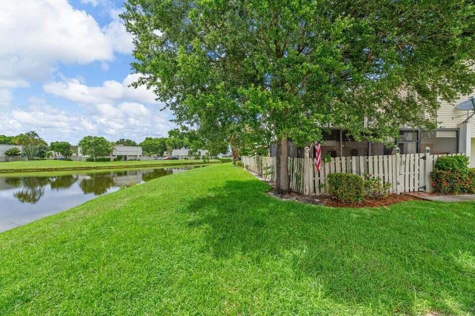 1608 Shaker Circle Circle, Wellington, FL 33414 photo 2
