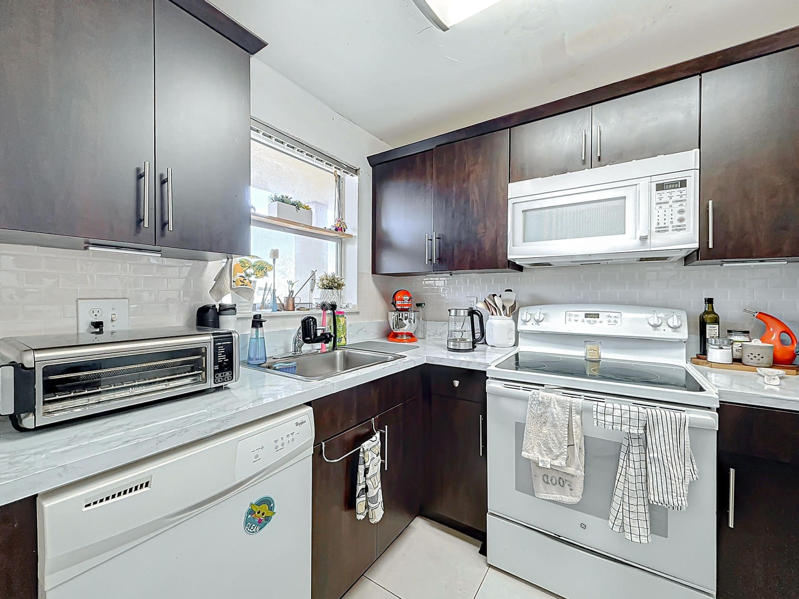 8225 Sunrise Lakes Boulevard #110, Sunrise, FL 33322 photo 2
