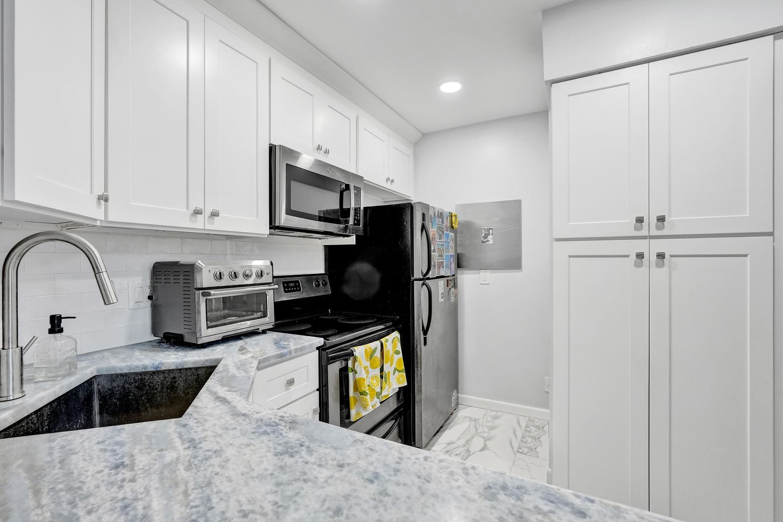 1008 Green Pine Boulevard #D3, West Palm Beach, FL 33409 photo 5