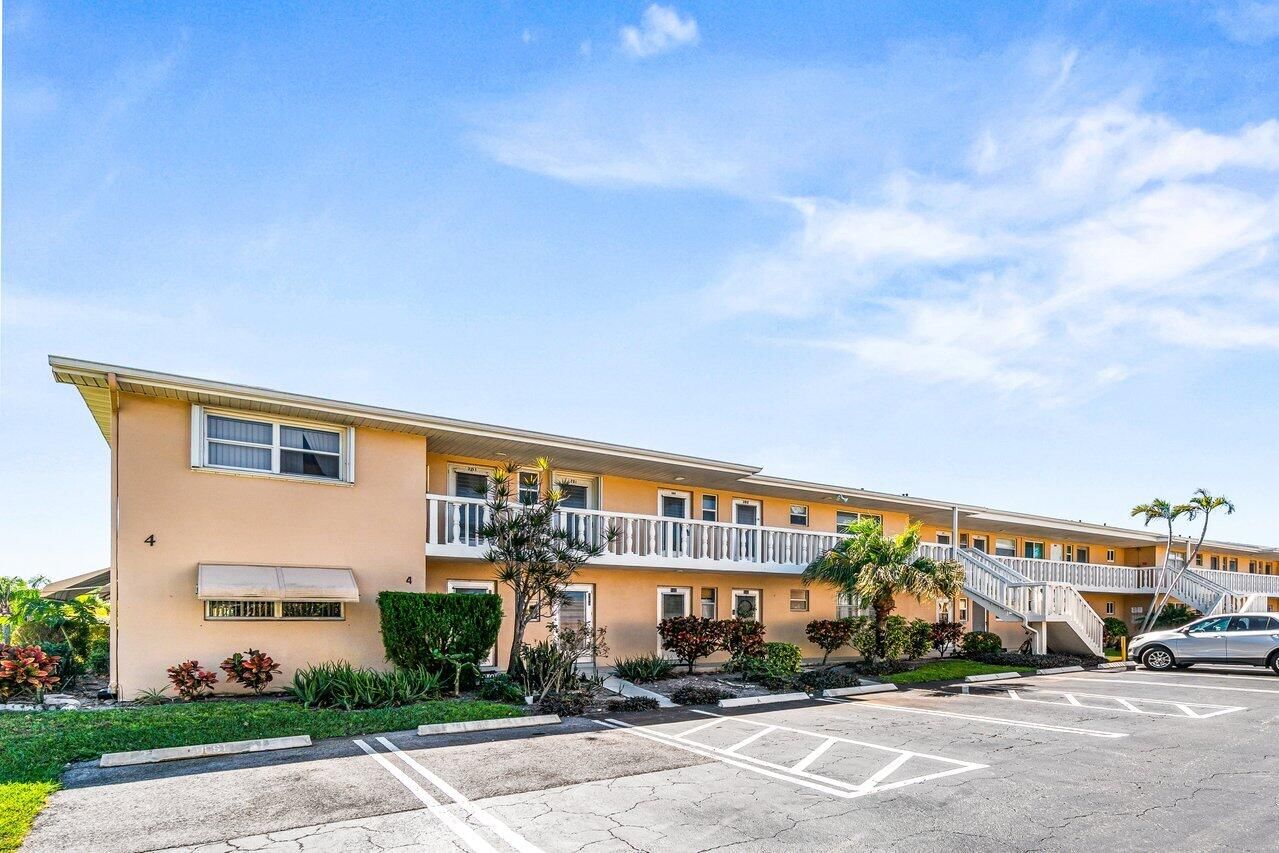 2121 NE 1st Court #202, Boynton Beach, FL 33435 photo 2