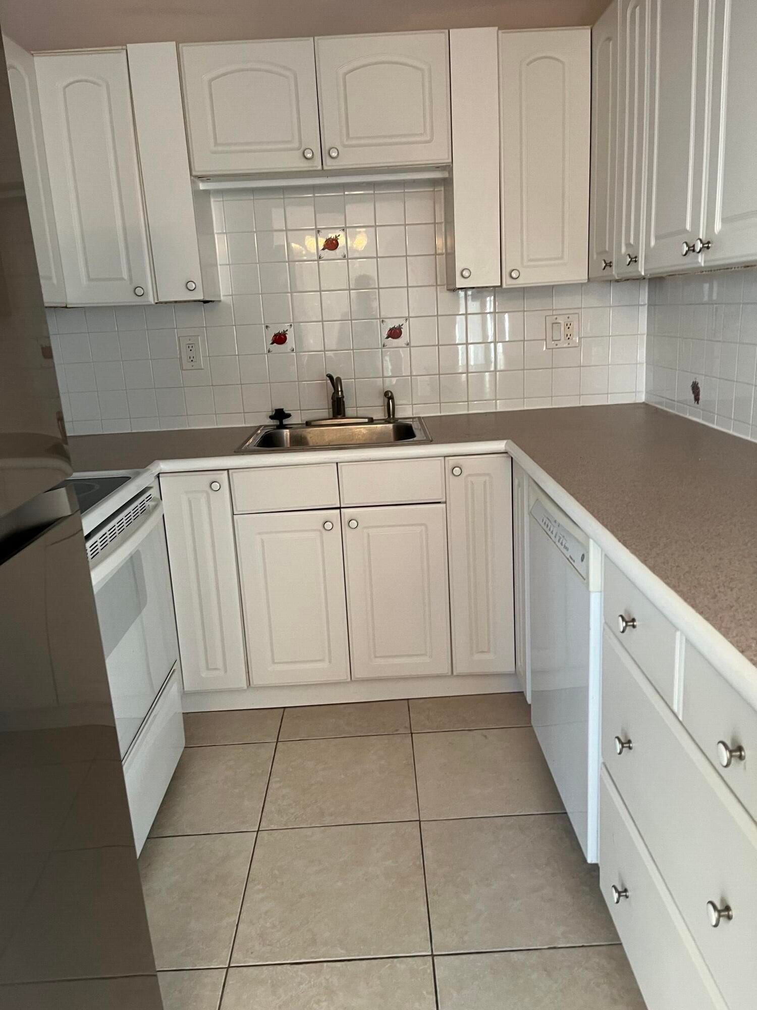 123 Normandy #C, Delray Beach, FL 33484 photo 3