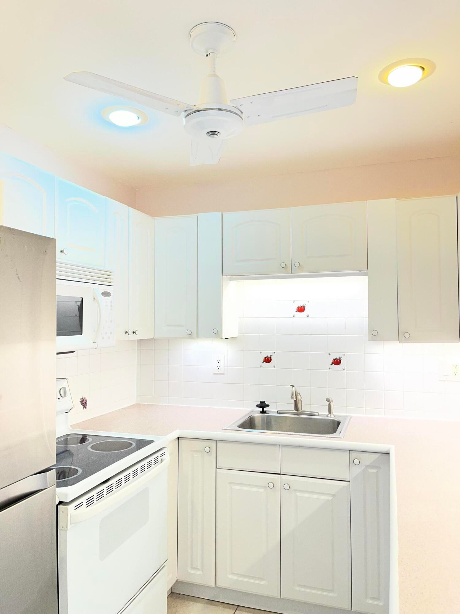 123 Normandy #C, Delray Beach, FL 33484 photo 4