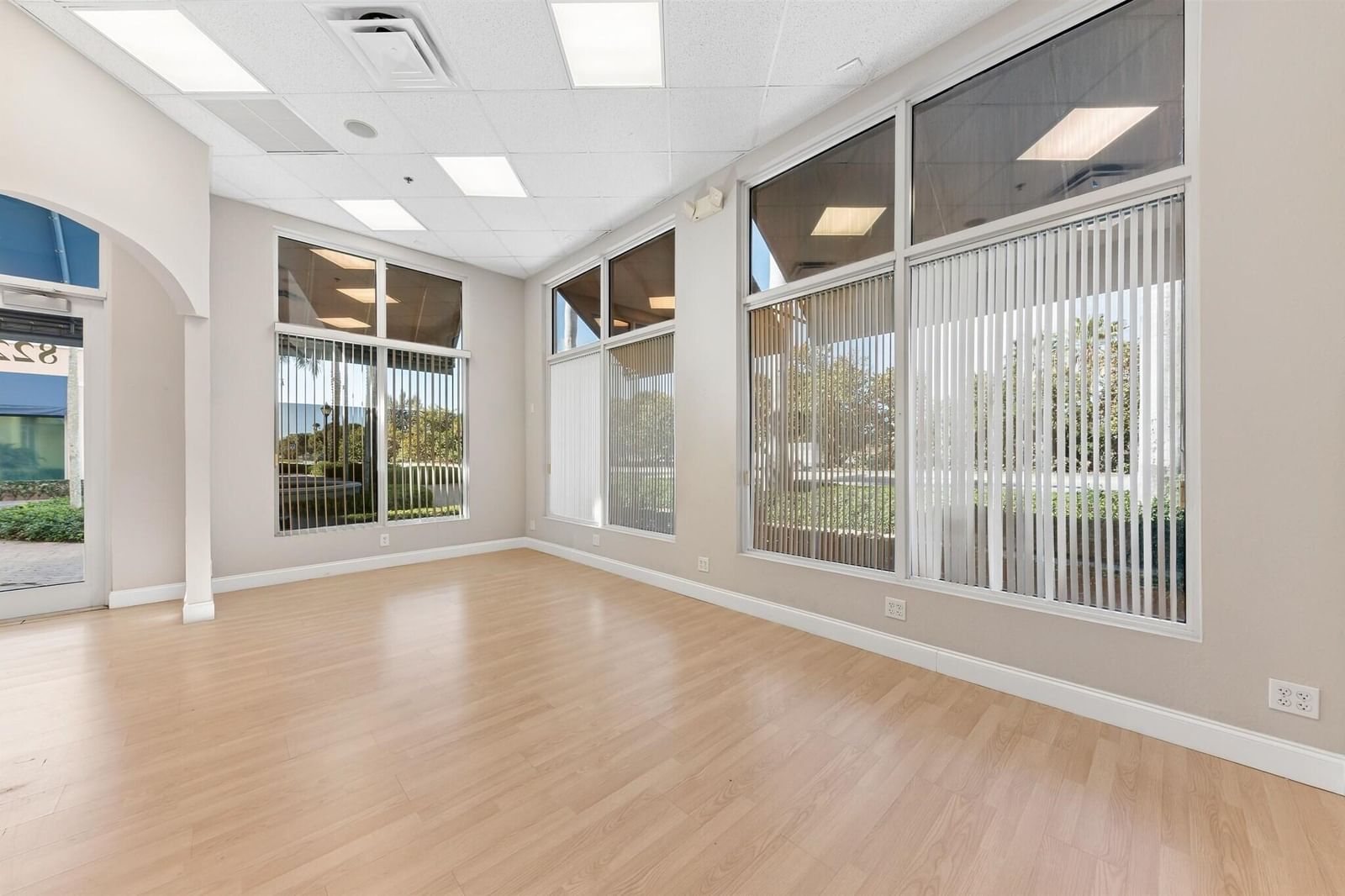 826 N Dixie Highway #11-15, Lantana, FL 33462 photo 3