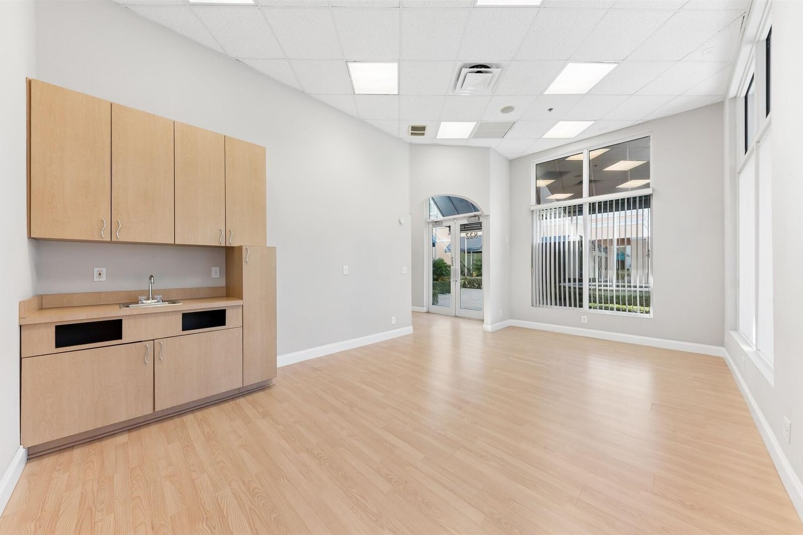 826 N Dixie Highway #11-15, Lantana, FL 33462 photo 4