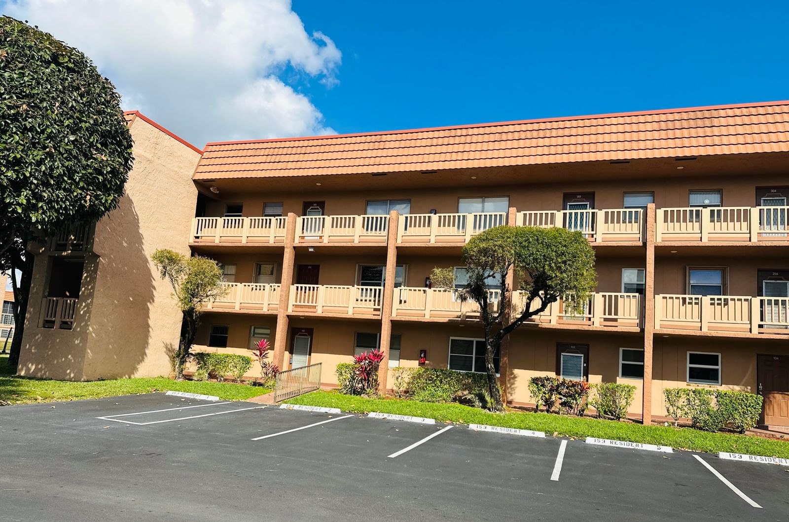 9900 Sunrise Lakes Boulevard #201, Sunrise, FL 33322 photo 2