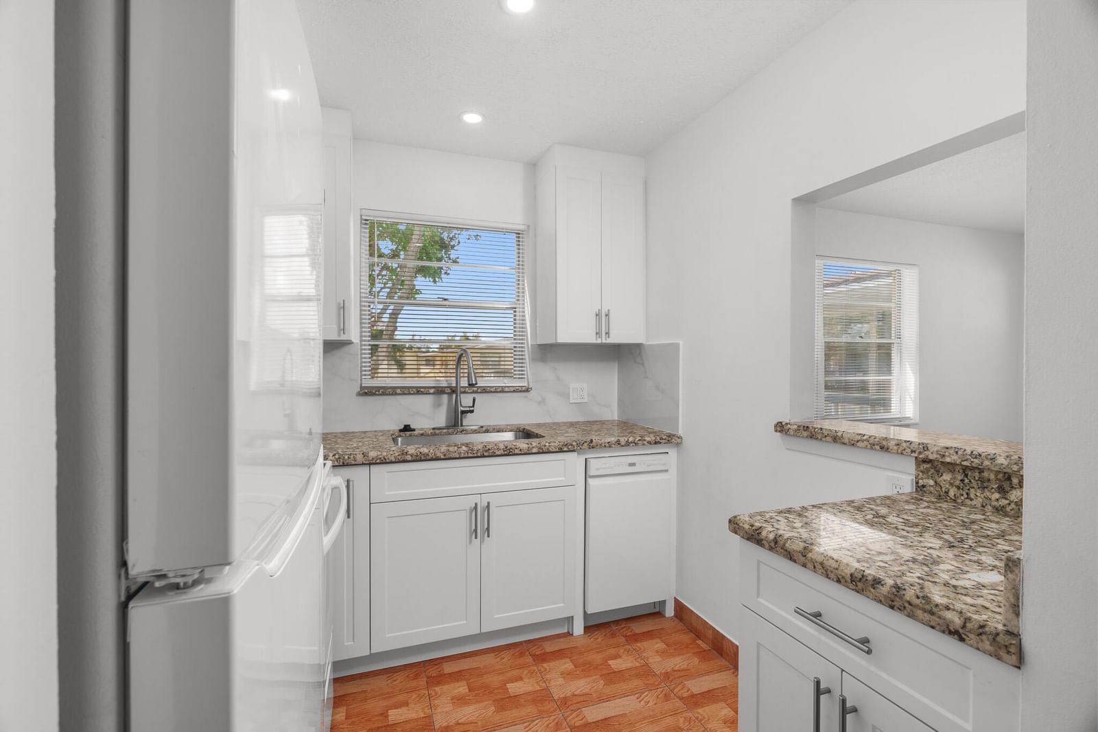 346 Windsor O, West Palm Beach, FL 33417 photo 5