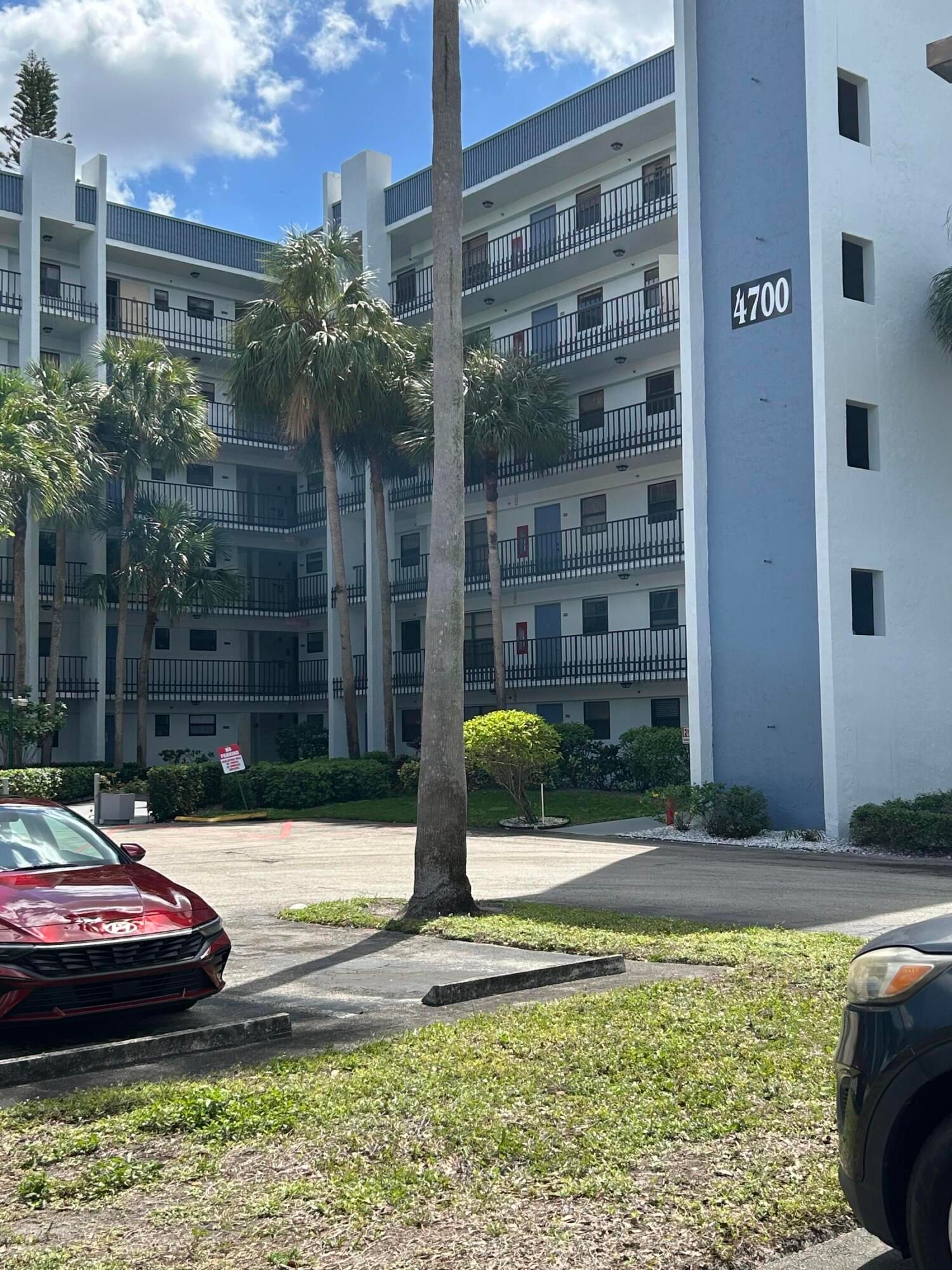 4700 Lucerne Lakes Boulevard #308, Lake Worth, FL 33467 photo 2