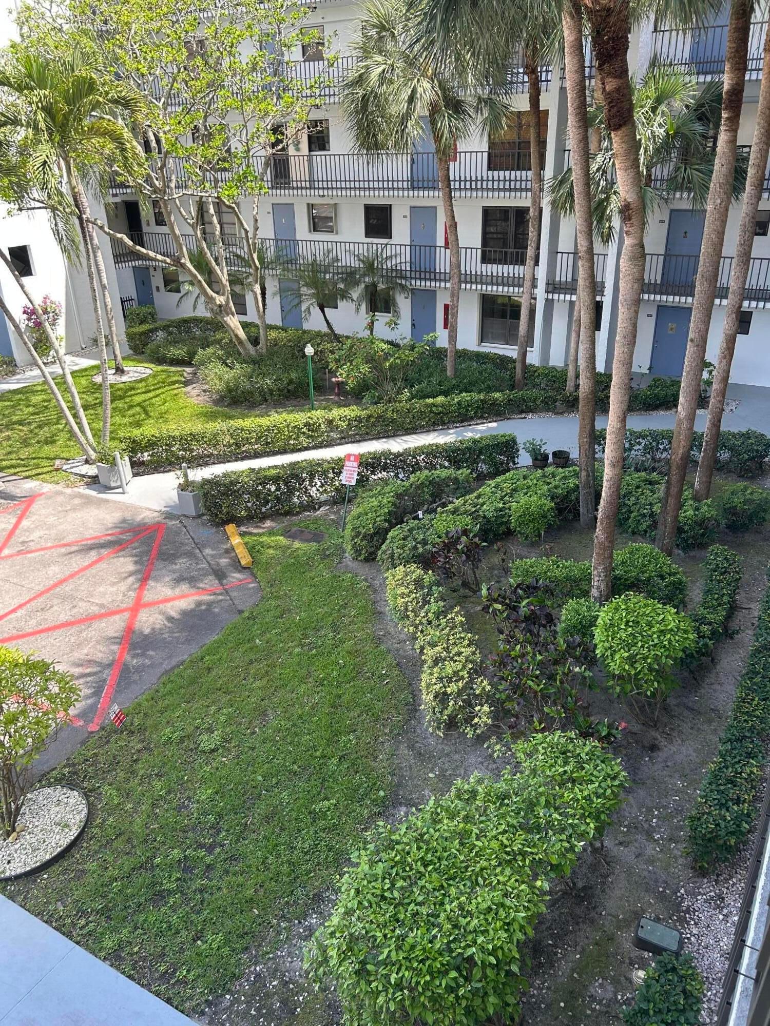 4700 Lucerne Lakes Boulevard #308, Lake Worth, FL 33467 photo 3